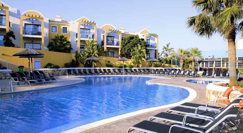 Paradise Club & Spa+Bilhete Aqua Rock 1 dia