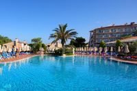 Valentín Son Bou Hotel & Apartamentos+Paseo en barco desde Ciutadella: Son Saura-Cala Turqueta, Macarella-Macarellata - Tour de medio día
