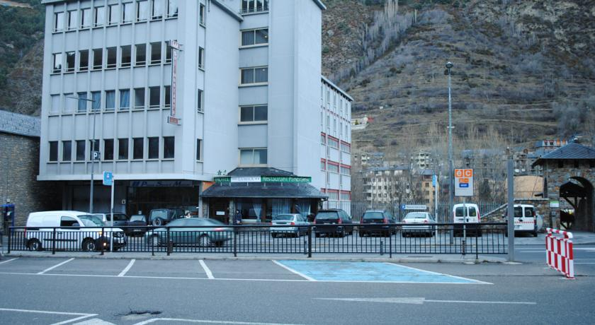 Hotel La Mola+Bilhete Inúu - Acesso dia completo