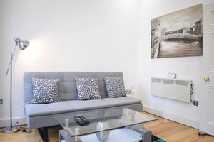 Central Dublin 1 Bedroom Apartment