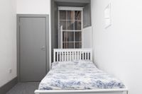 Comfy Flat for 5 in Edinburghs Lively New Town