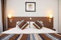 Residhome Roissy Village+Entrada Disneyland® Paris - 1 día / 1 parque