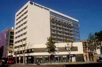 Travelodge Barcelona Poblenou+Entrada Cripta de Gaudí y Colonia Güell