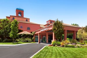 DoubleTree by Hilton Sonoma - Wine Country