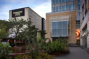 DoubleTree Suites by Hilton Minneapolis Downtown