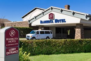 Ramkota Hotel - Bismarck