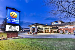 Comfort Inn & Suites Ambassador Bridge