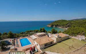 Alonissos Beach Bungalows & Suites Hotel