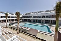 Esmeralda Cotillo Homes by LIVVO