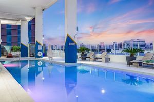 Serena Hotel Aventura, Tapestry Collection