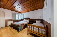 Pátio da Figueira+Viagem de Barco Ida e Volta à Ilha da Berlenga e Visita às Grutas - Manhã