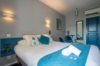 Un Hôtel sur le Port+Visite audioguidée à l'Aquarium de La Rochelle