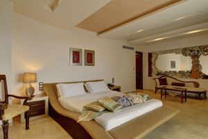 Iakovakis Suites & Spa