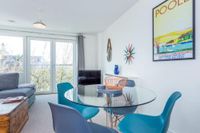 Time and Tide - Moments from Delicious Restaurants and Free Parking