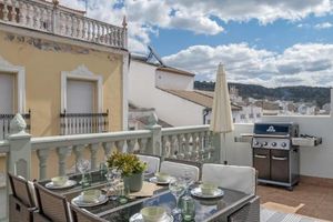 Barsanz Palace Home