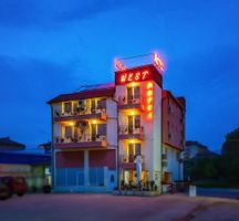 Hotel West