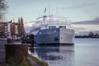 ARCONA - Übernachten auf dem Wasser - direkt am Bontekai