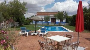 Casa Rural con jacuzzi y pista de padel - Casa de Pacas