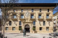 Hotel Palacio de los Angeles+Visita guiada a las Bodegas CVNE + Degustación